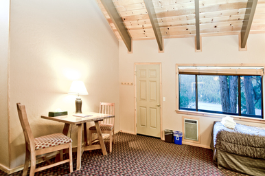 sugar pine cabin guest room
